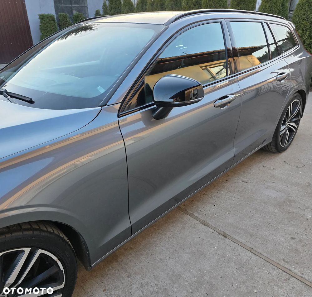Volvo V60 D4 R-Design - 4