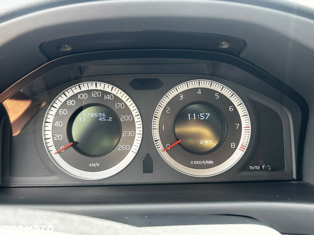 Volvo XC 70 - 4