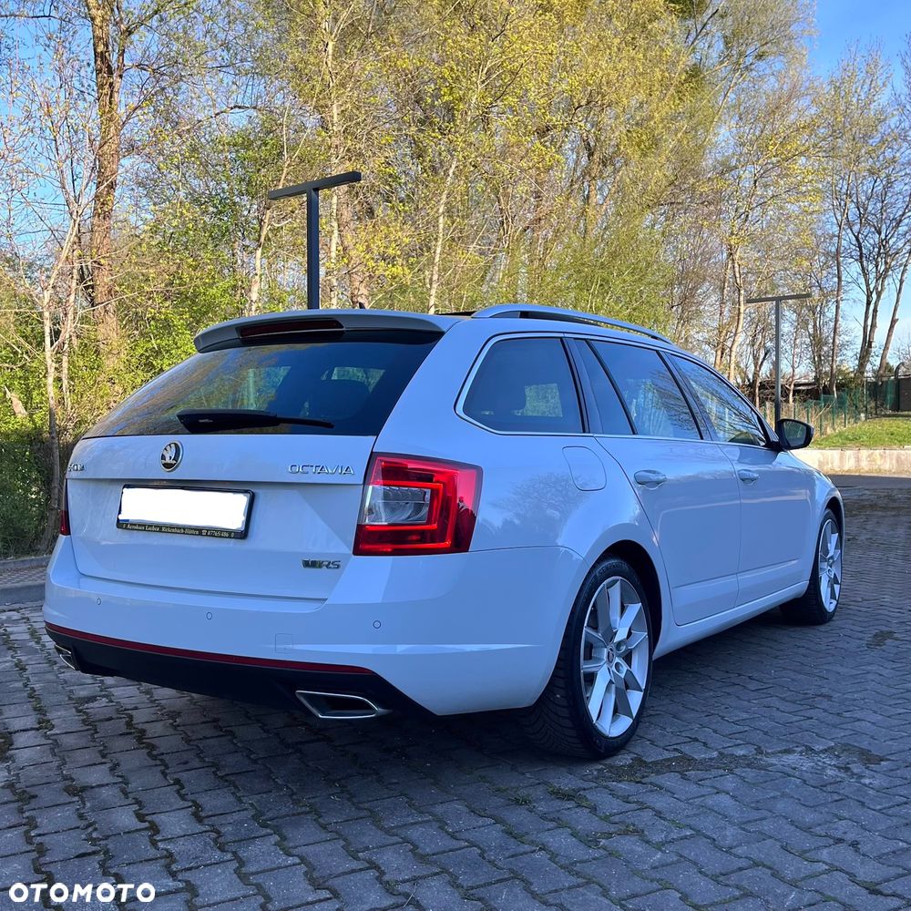 Skoda Octavia 2.0 TDI DSG RS - 2