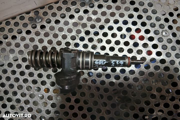 Injector motorina 038230073AG AVQ Volkswagen VW Golf 5 [2003 - 2009] - 1
