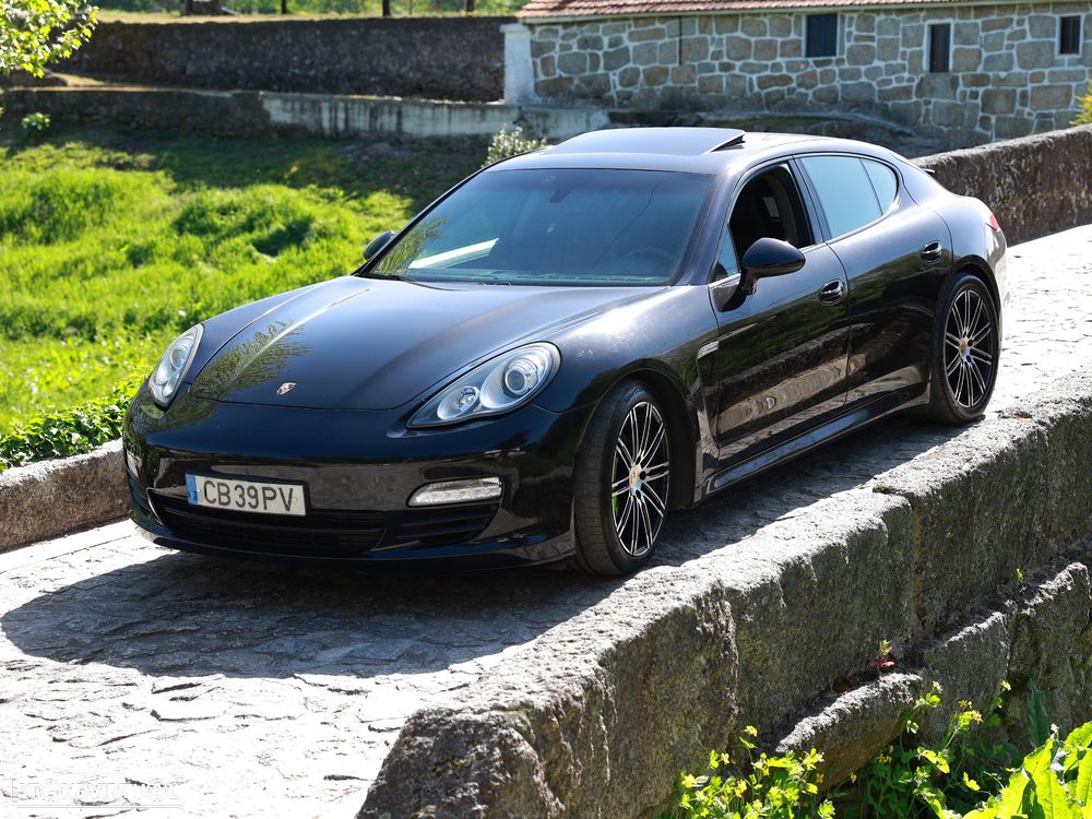 Porsche Panamera Platinum Edition - 2