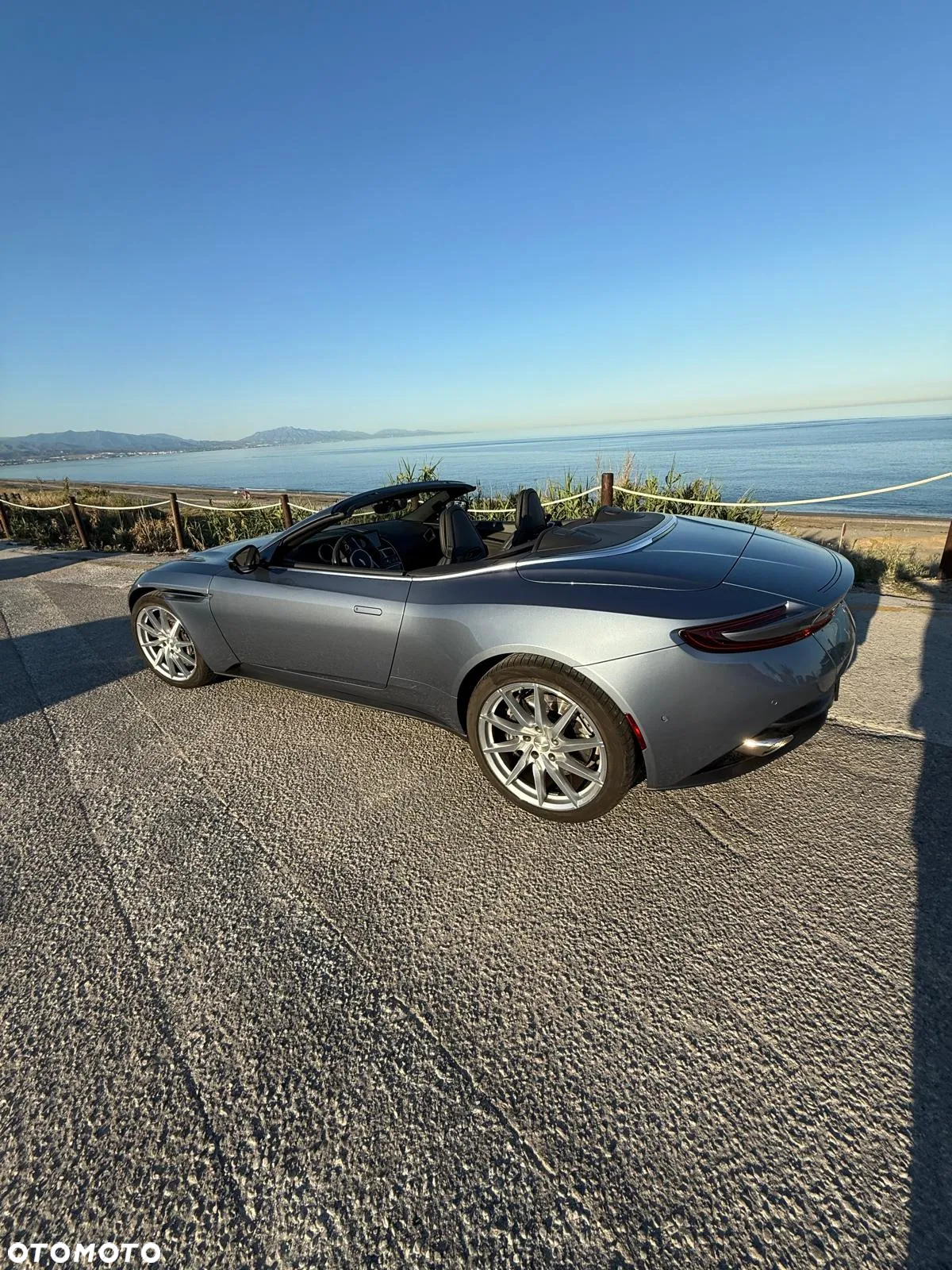 Aston Martin DB11 V8 Volante - 13