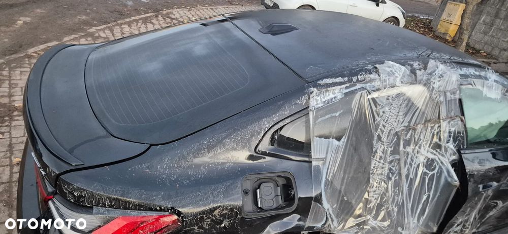 BMW i4 - 16