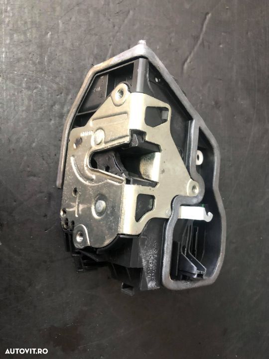 broasca usa stanga fata bmw seria 5  e60 - 2