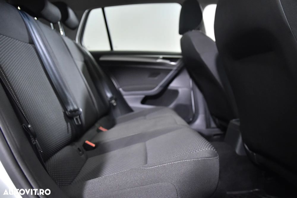 Volkswagen Golf - 13