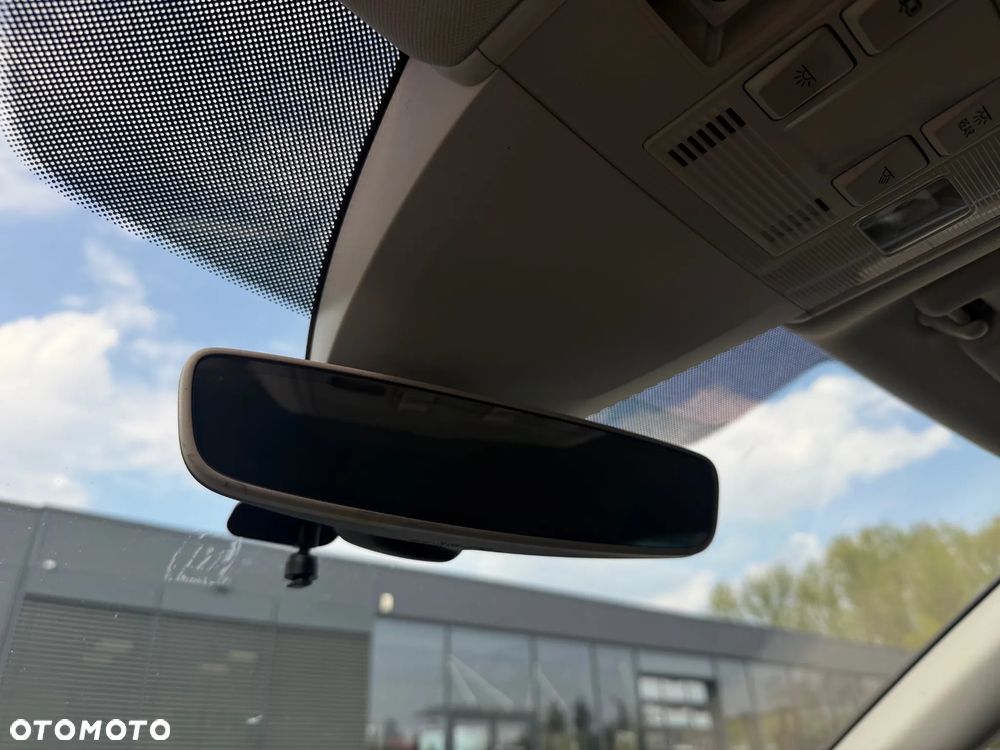 Volkswagen Passat - 31