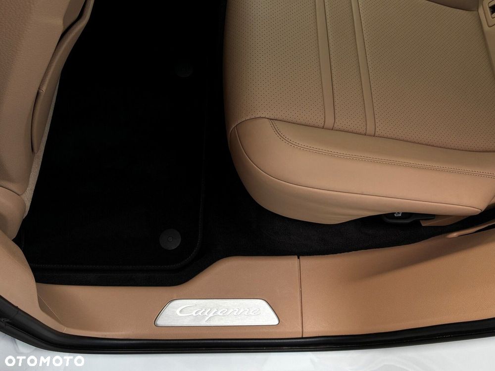 Porsche Cayenne - 37