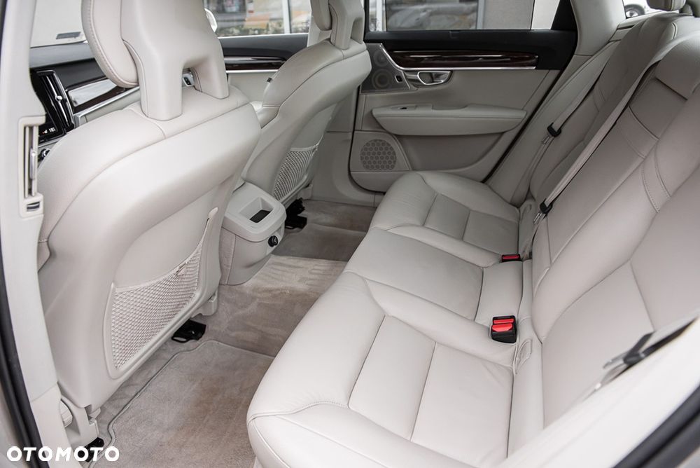 Volvo S90 D5 AWD Momentum - 28