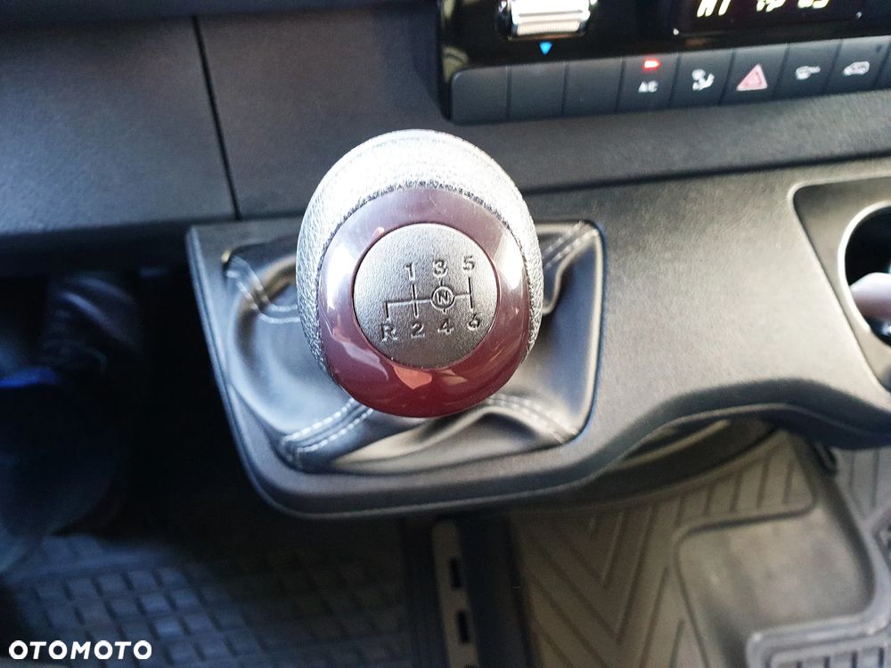 Mercedes-Benz SPRINTER - 12