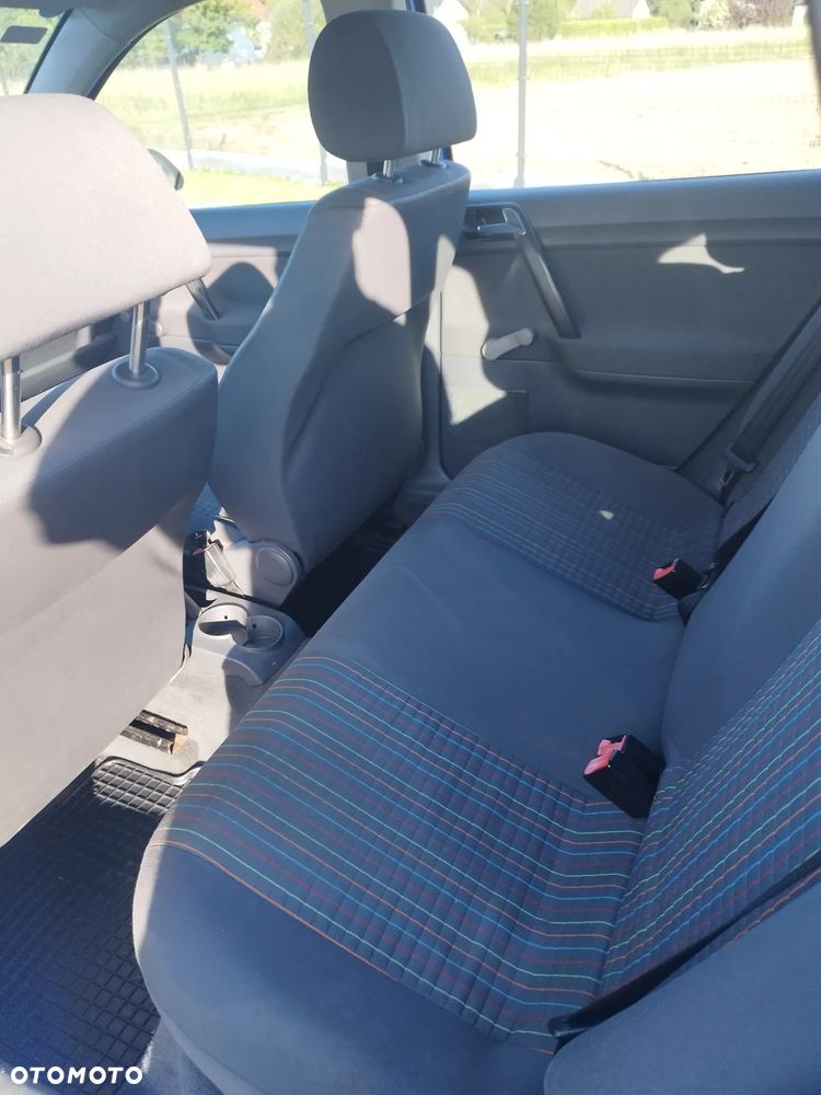 Volkswagen Polo - 9