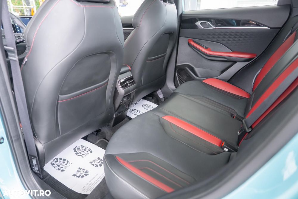 Geely Coolray - 22