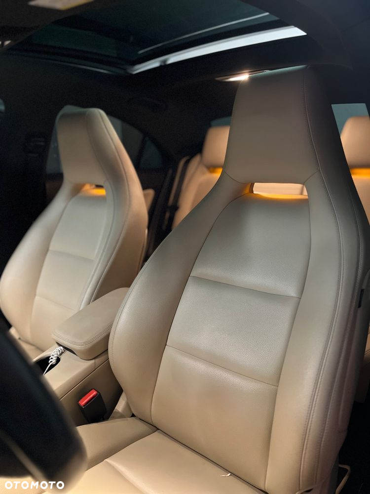 Mercedes-Benz CLA 250 7G-DCT - 18