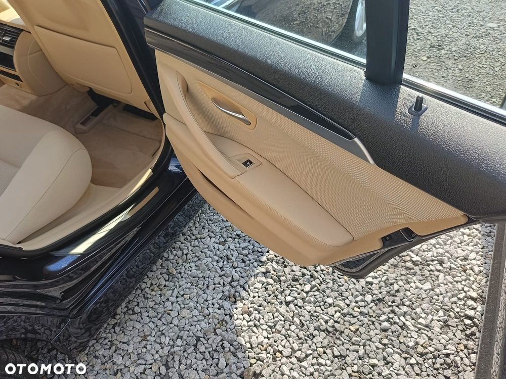 BMW Seria 5 520d Luxury Line - 7
