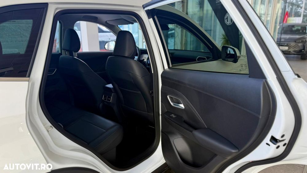 MG ZS HEV Hybrid+ Standard - 8