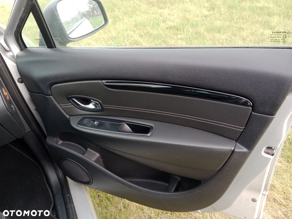 Renault Scenic 1.5 dCi Dynamique EDC - 17