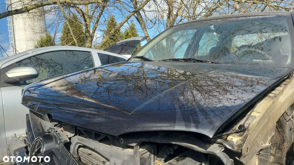 Maska Czarna Volkswagen Golf IV LC9Z - 2