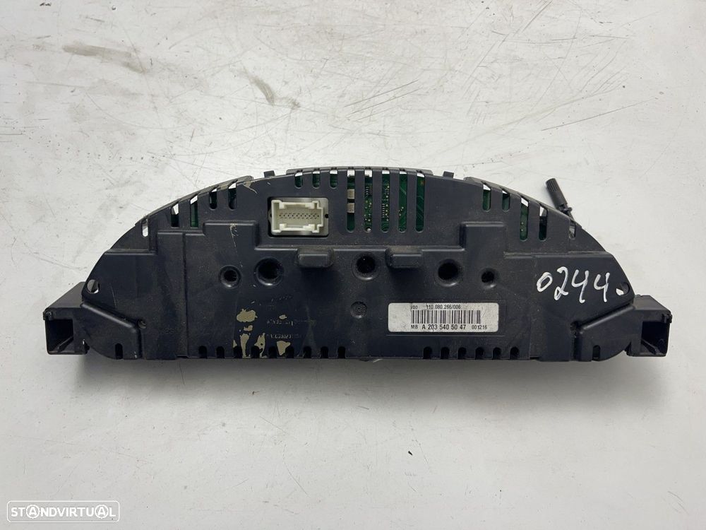 Painel de instrumentos MERCEDES-BENZ C-CLASS (W203) A2035405047 A 203 540 50 47 - 2
