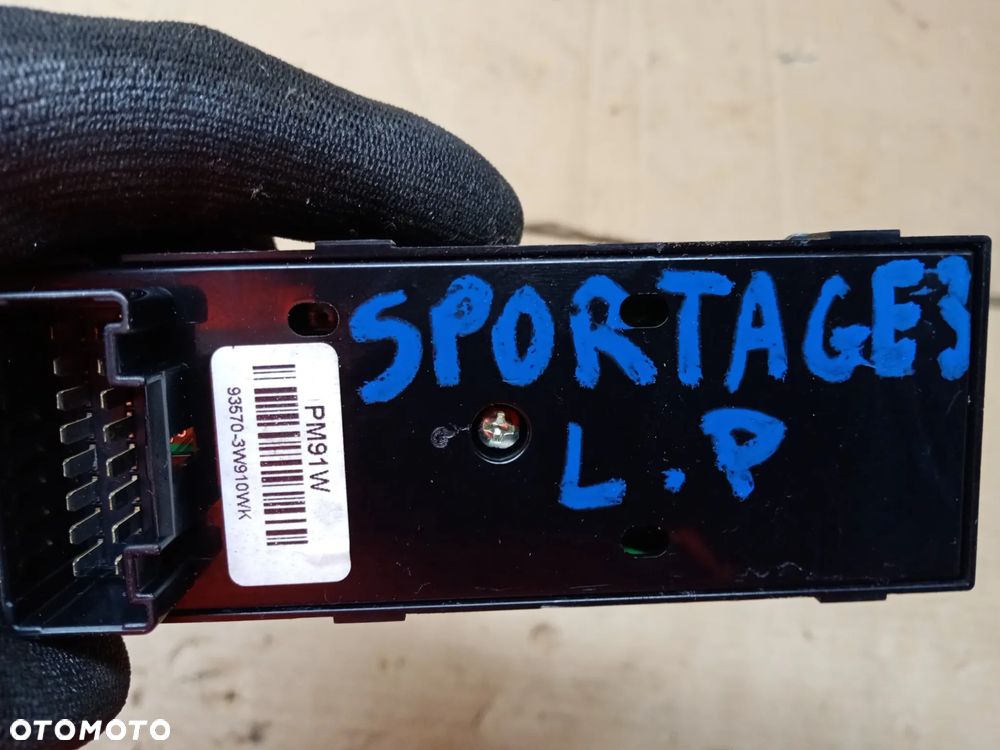 Przełącznik panel sterowania szyb Kia Sportage III 93570-3W910 - 5