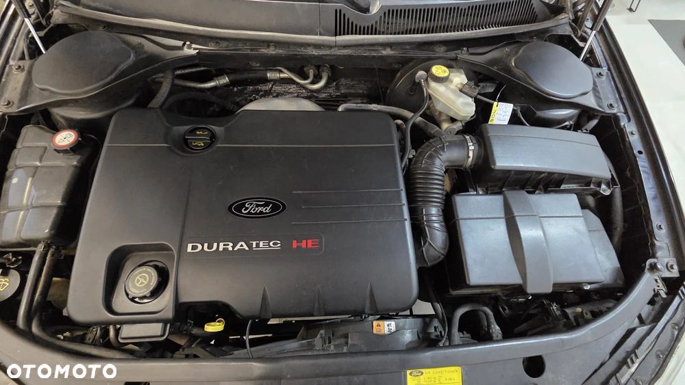 Ford Mondeo 1.8 Ghia - 17