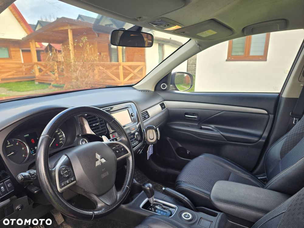 Mitsubishi Outlander - 4