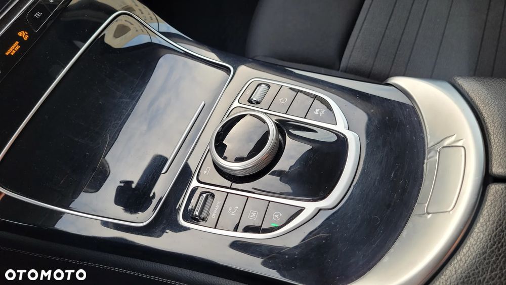 Mercedes-Benz GLC - 30