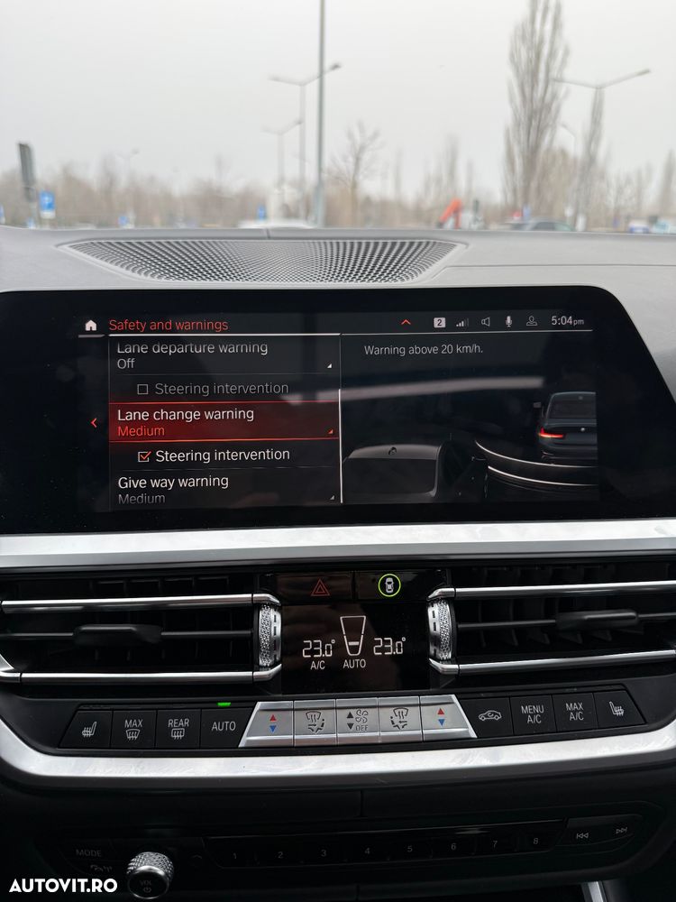 BMW 3 Series 2019 — imagine 15