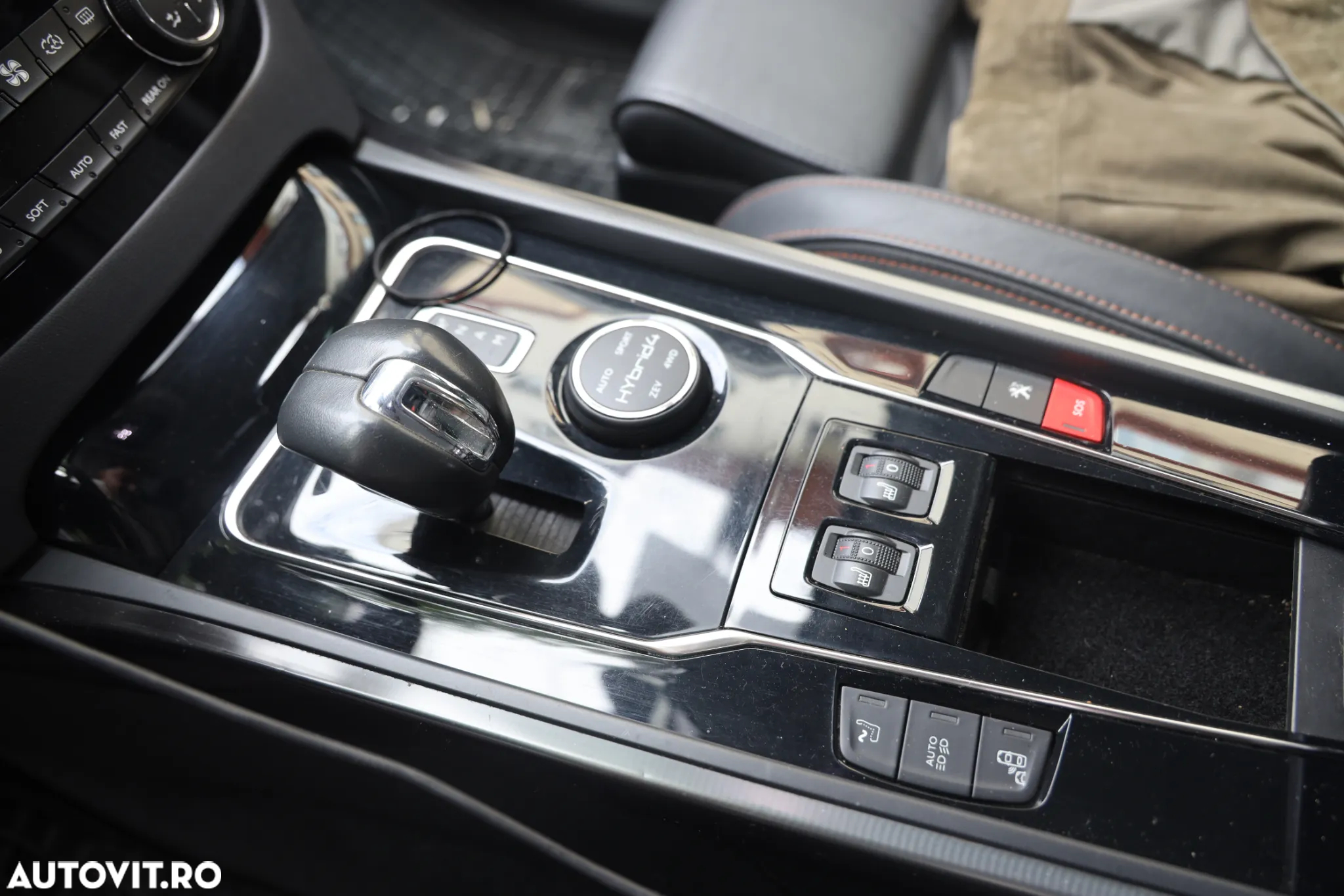 Peugeot 508 RXH Hybrid4 - 14