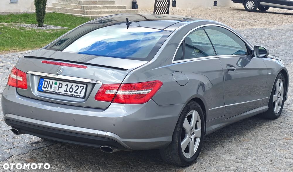 Mercedes-Benz Klasa E 350 CDI DPF BlueEFFICIENCY 7G-TRONIC Avantgarde - 21