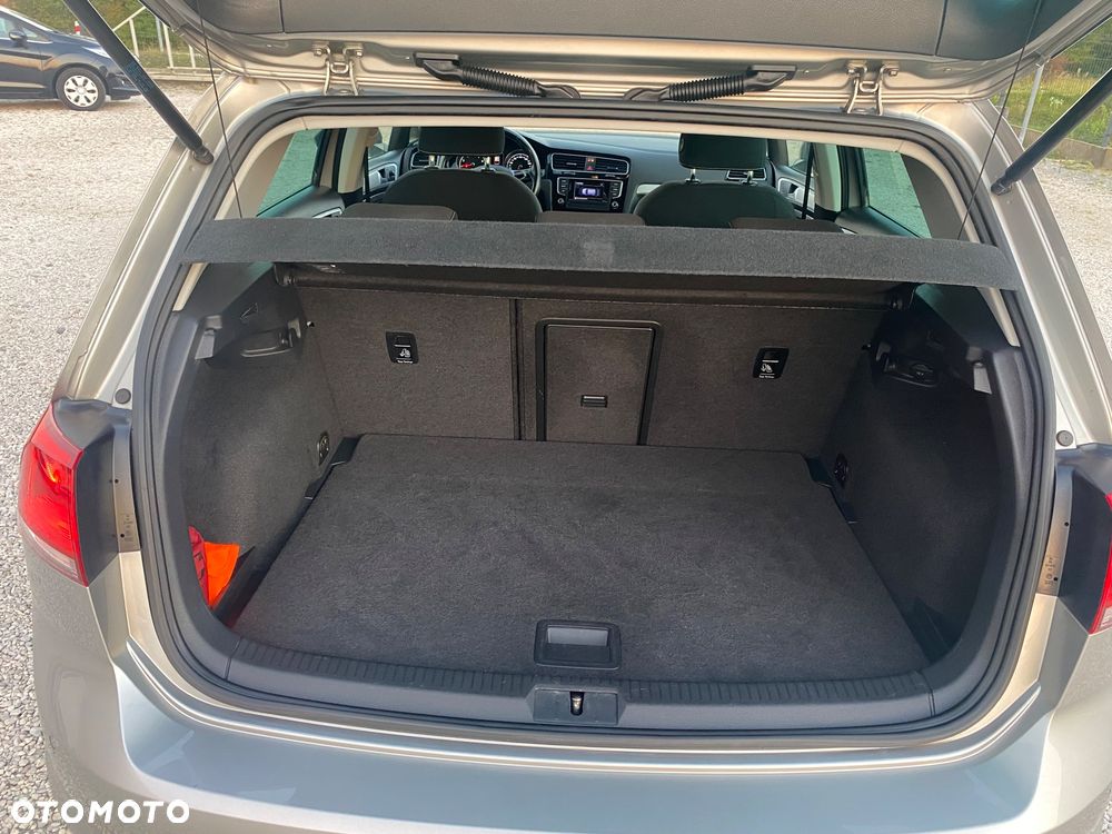 Volkswagen Golf - 9