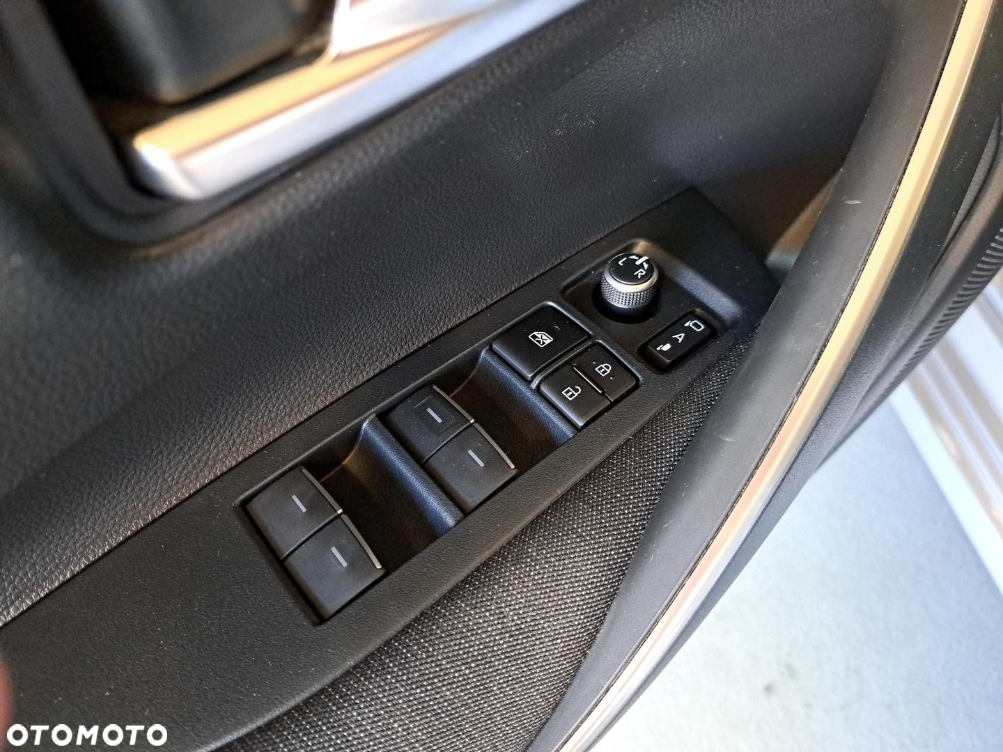 Toyota Corolla 1.8 Hybrid Comfort - 34