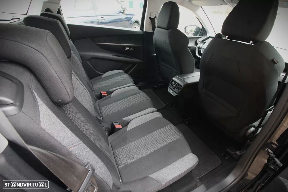 Peugeot 5008 - 24