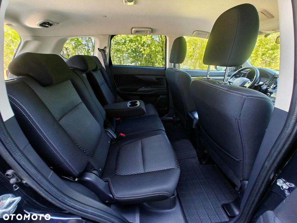 Mitsubishi Outlander - 13