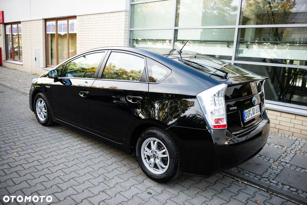 Toyota Prius (Hybrid) Executive - 4