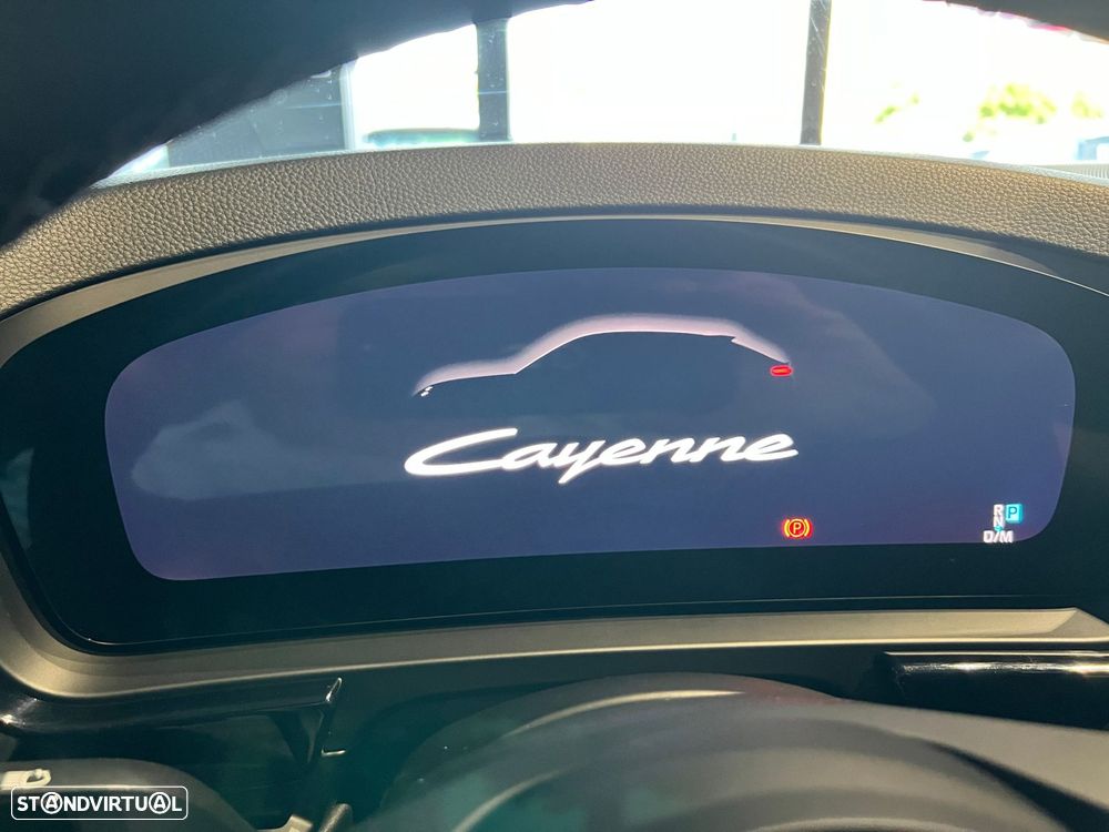 Porsche Cayenne Coupé E-Hybrid - 15