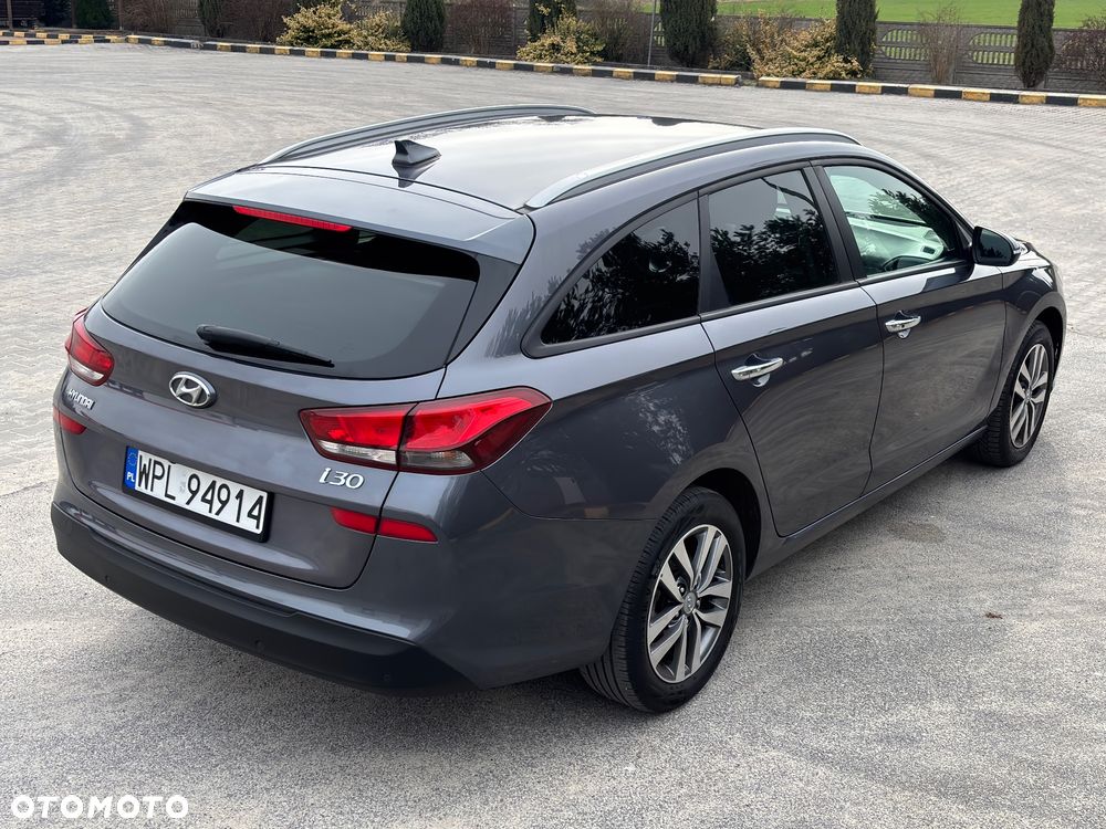 Hyundai i30 blue Kombi 1.4 Classic Navigation - 14