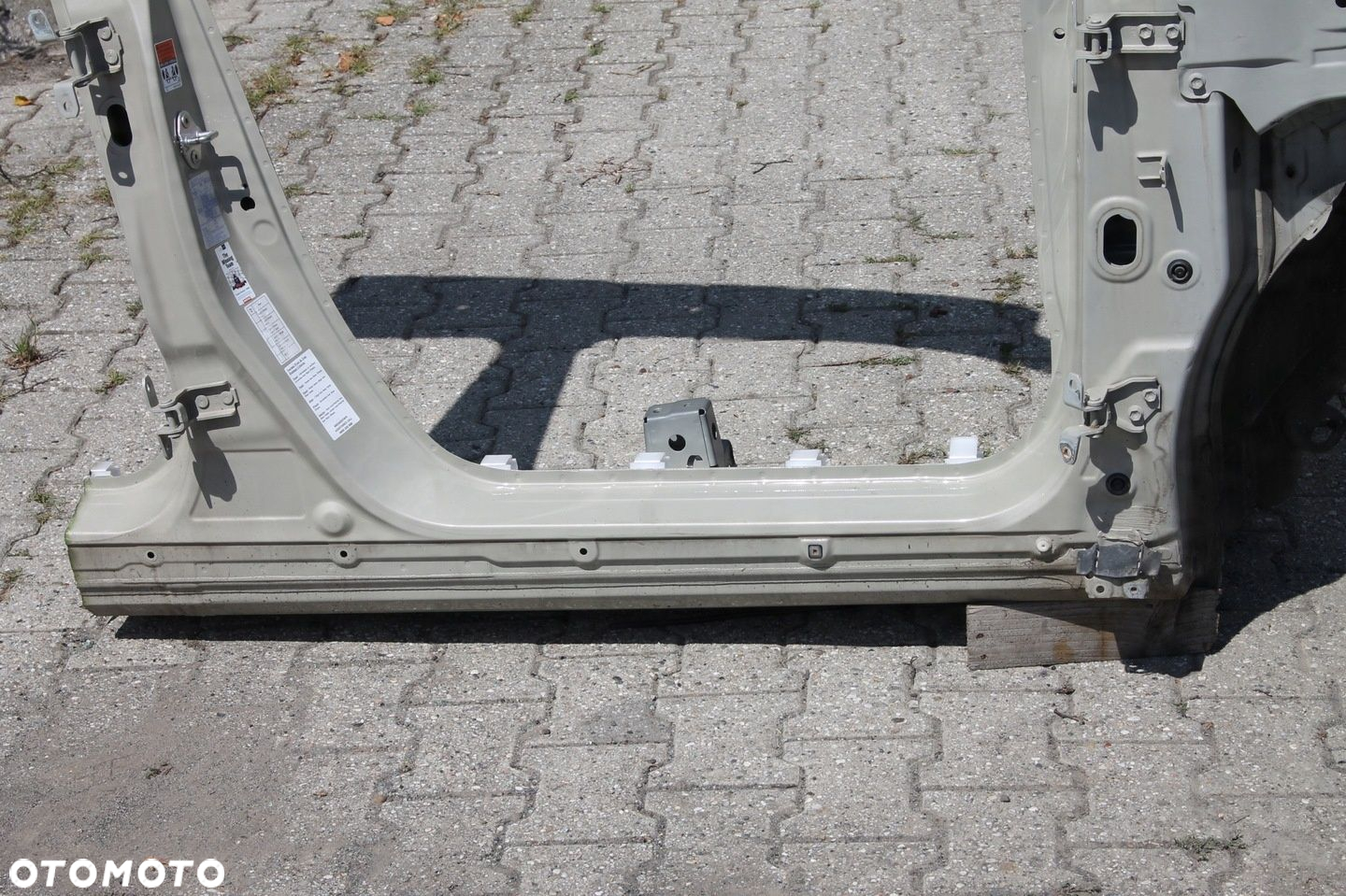 ĆWIARTKA  PRÓG PRAWY PRZÓD SŁUPEK SUZUKI VITARA II III 15- A9N / C51 - 4