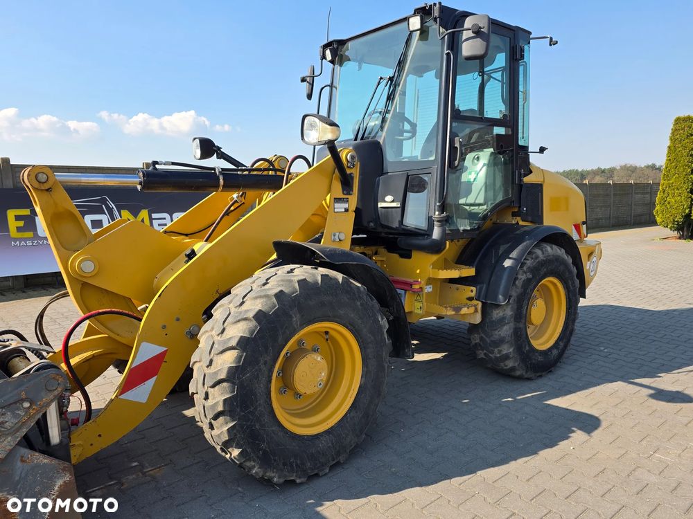 Caterpillar 908H2, 2014 ROK, 5700 MTH, ŁYŻKA OTWIERANA + WIDŁY - 12