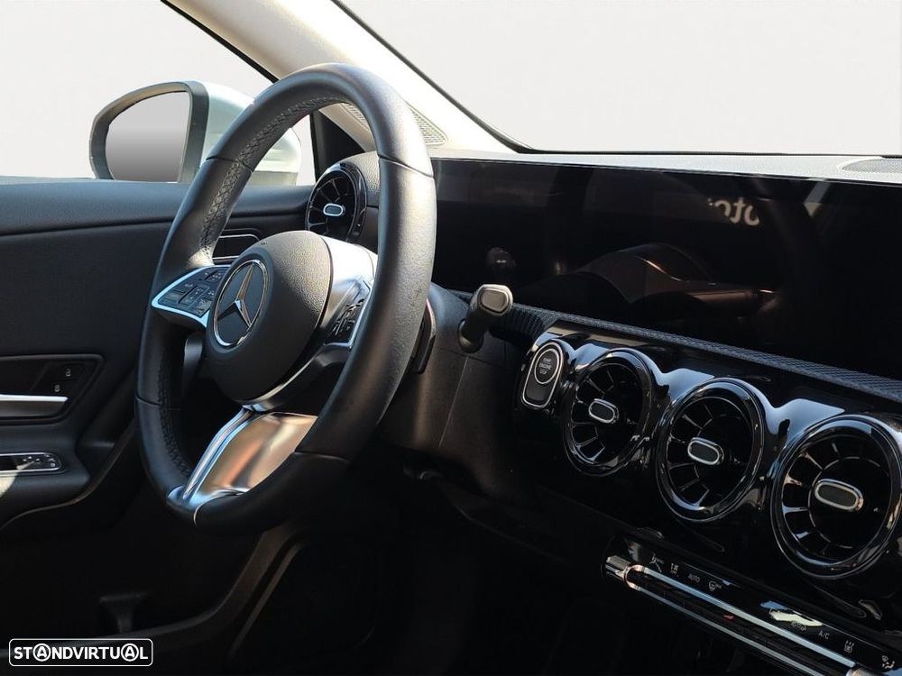 Mercedes-Benz A 250 — fotografia 12