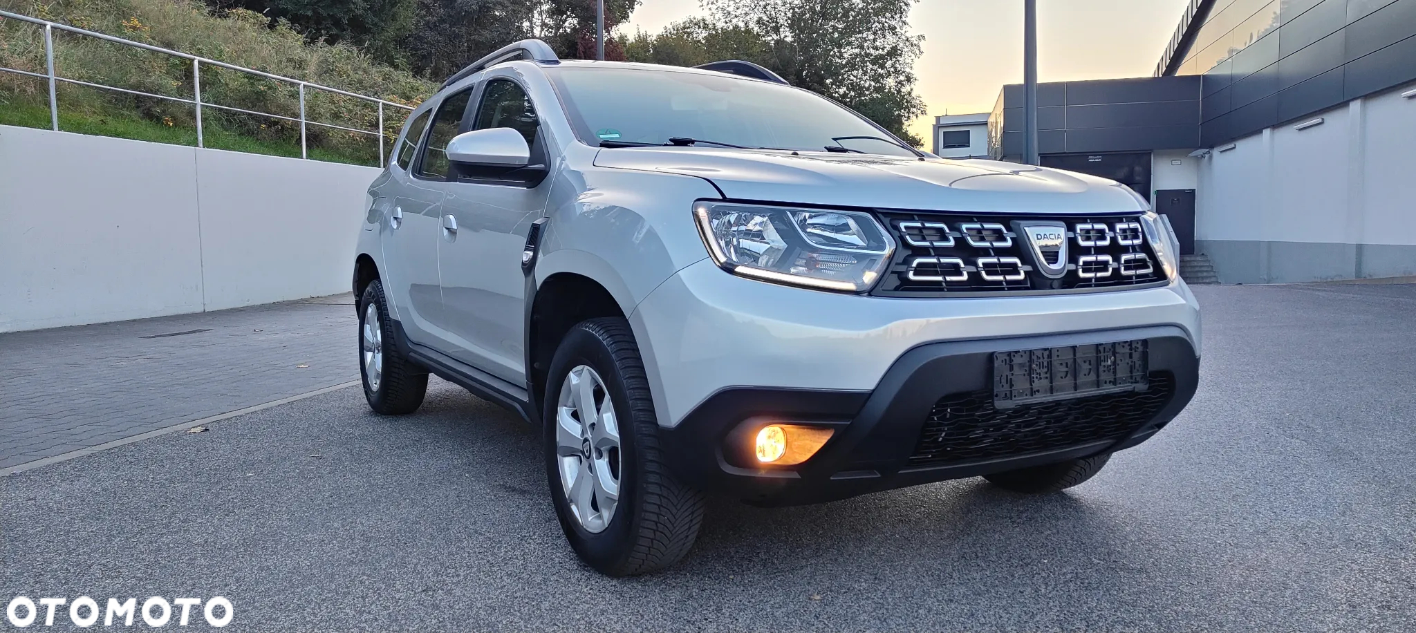 Dacia Duster 1.6 SCe Essential - 4