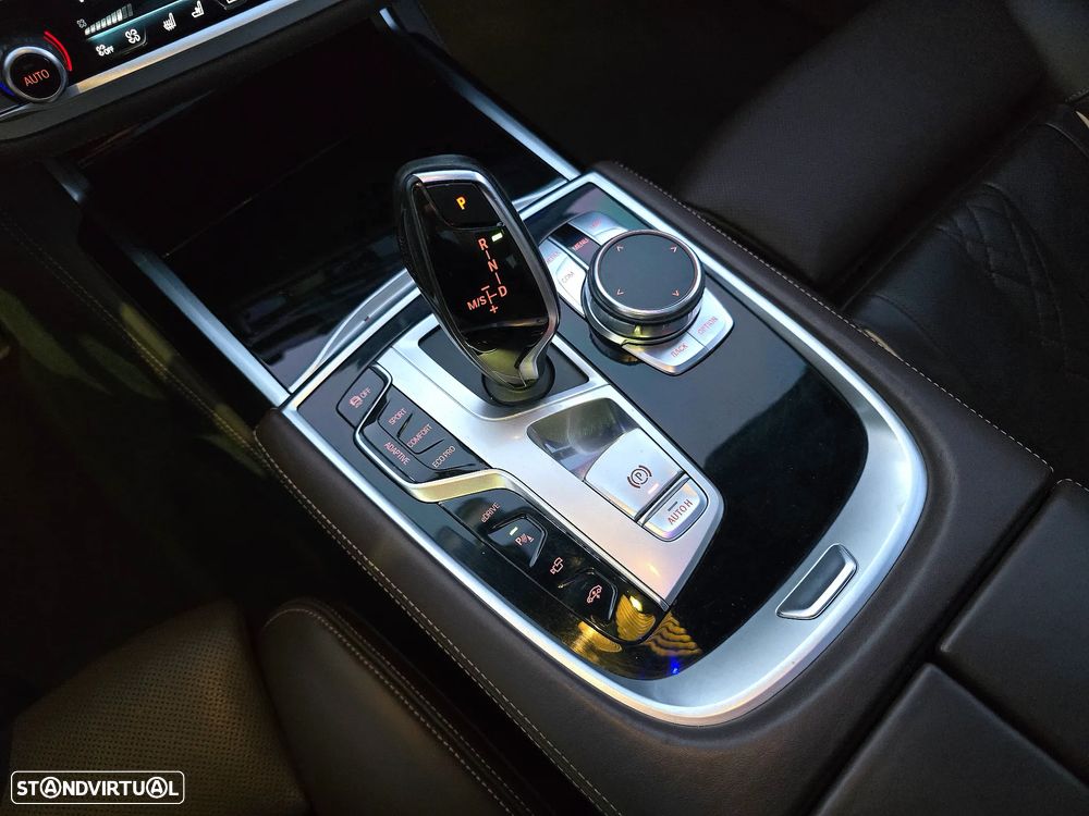 BMW 740 Le xDrive iPerformance Pack M - 32