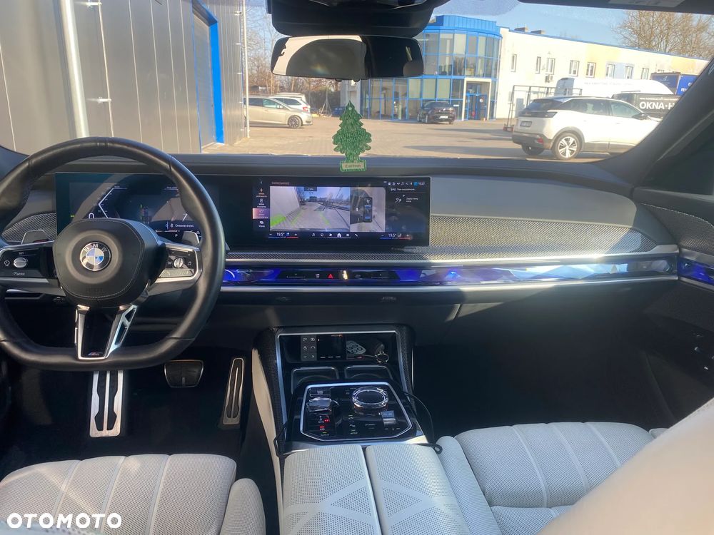BMW Seria 7 - 37