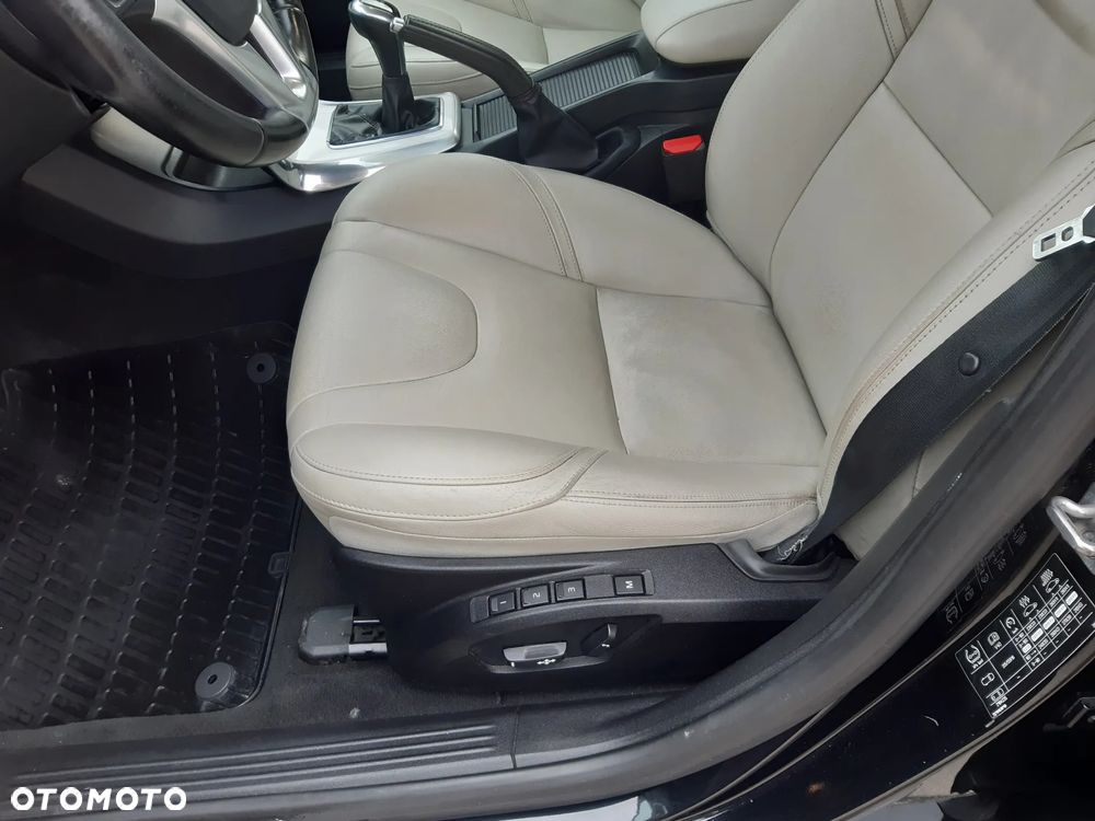 Volvo V40 D4 Summum - 22