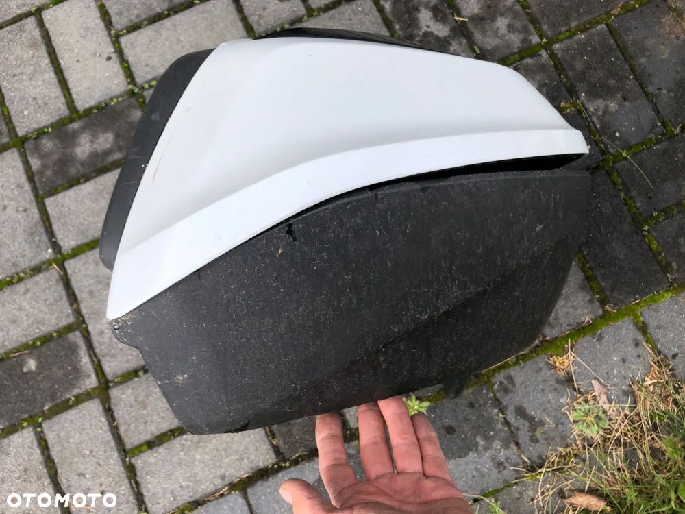 Honda SH 125 300 kufer  tył uszkodzony kuferek - 2