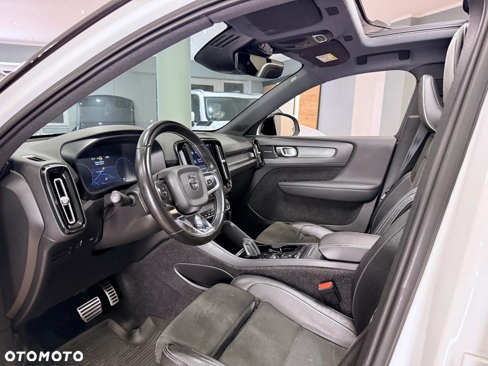 Volvo XC 40 D4 AWD R-Design - 4