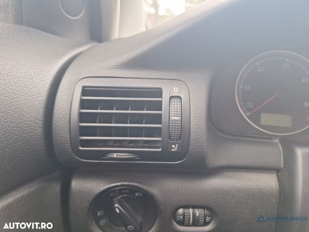 Grilă de ventilație laterală panou de bord VOLKSWAGEN PASSAT 3B3 2000 1.9 TDI AWX 96KW|130HP 2000 - 2