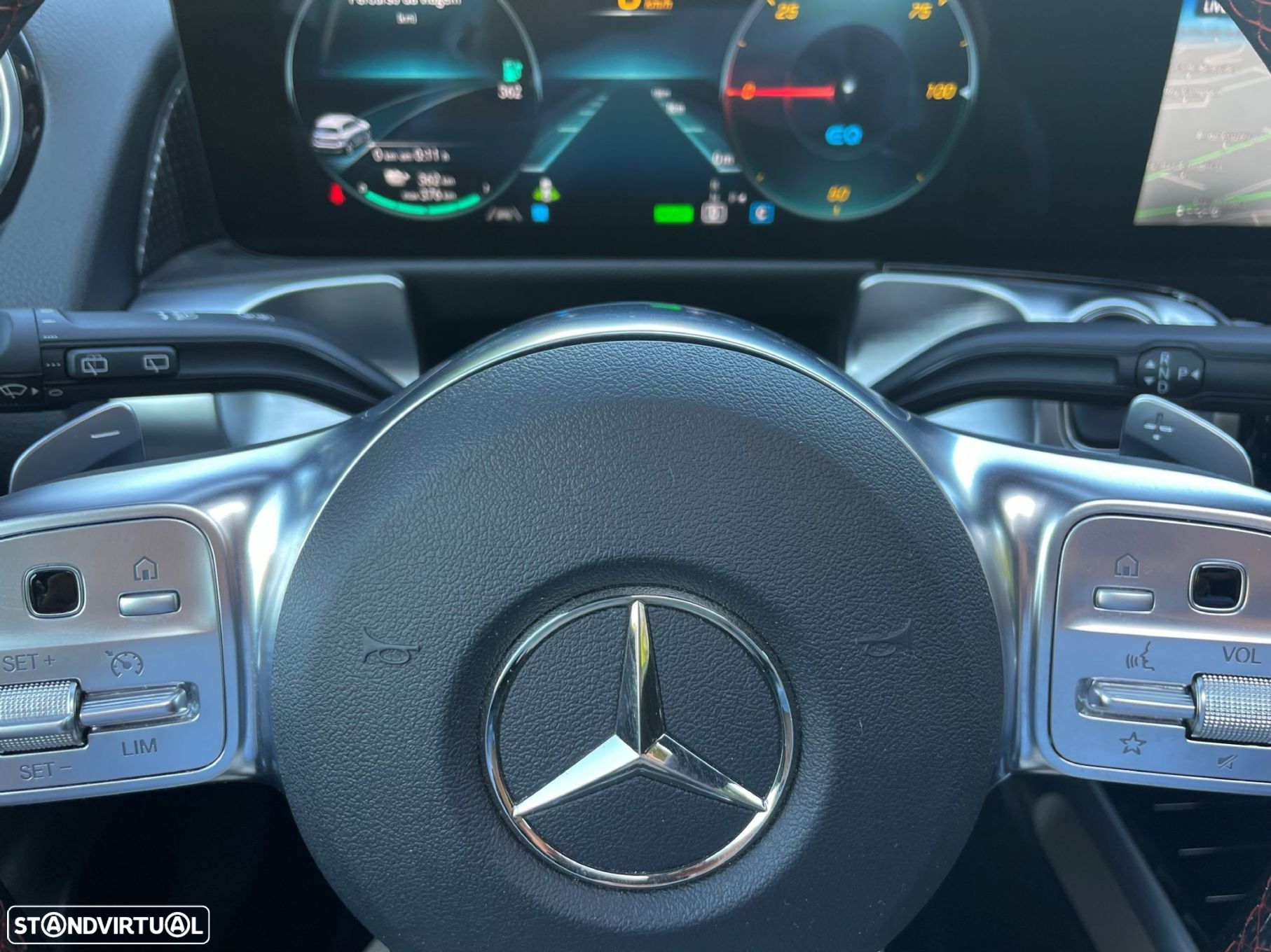 Mercedes-Benz EQB - 11