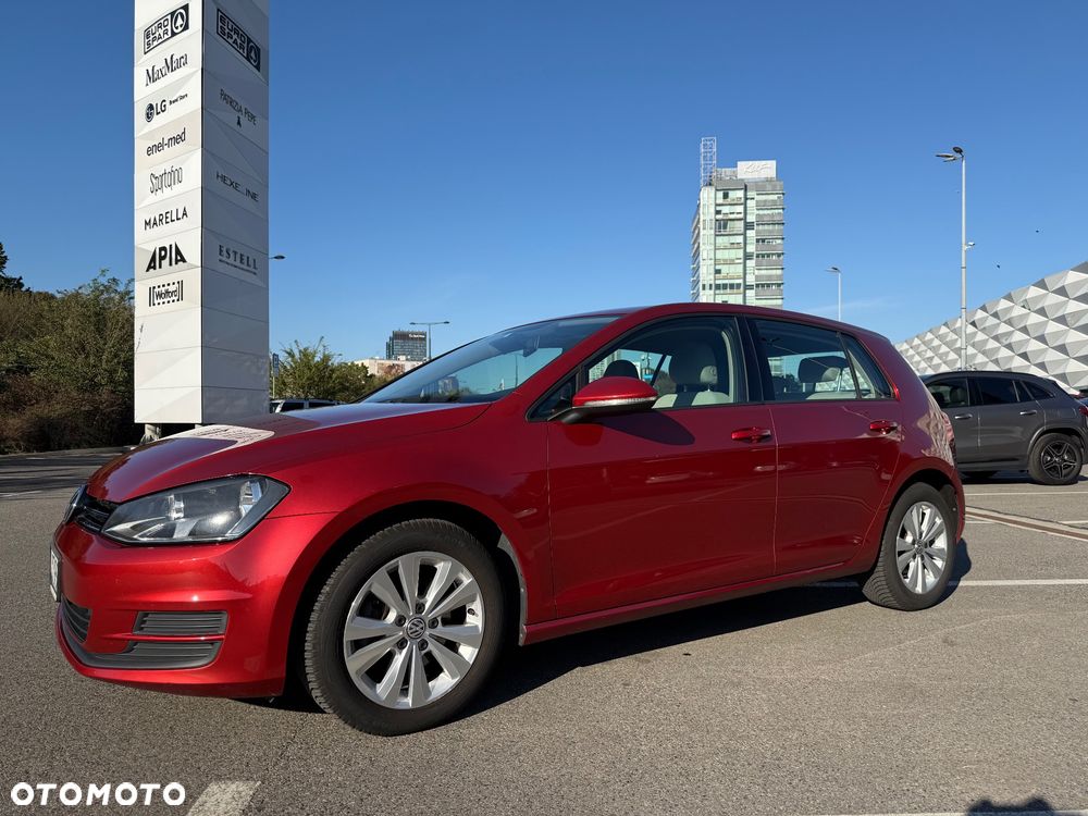 Volkswagen Golf - 1