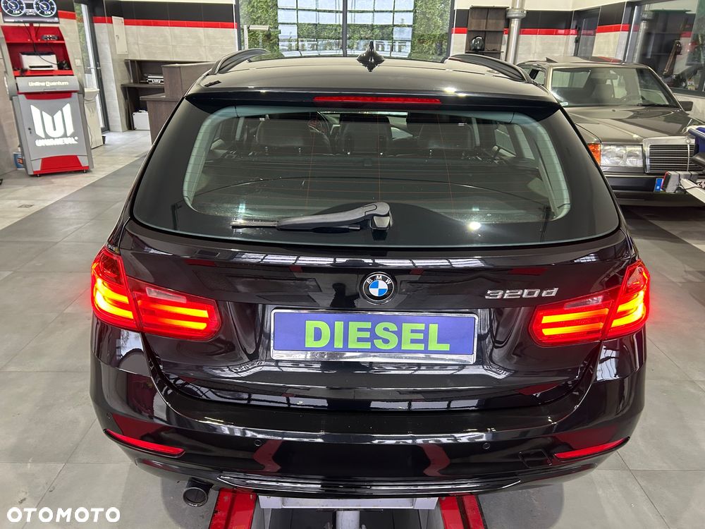 BMW Seria 3 320d - 24