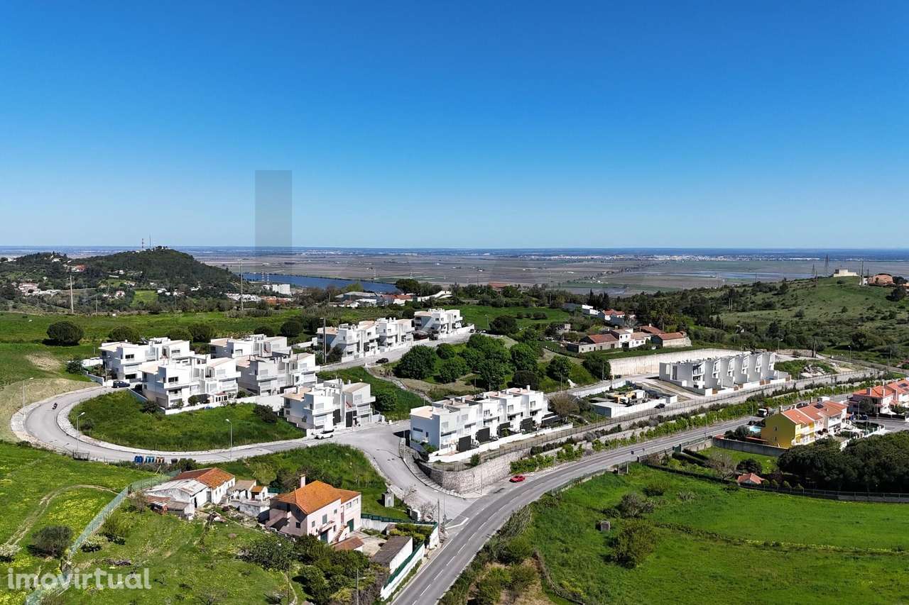 Moradia T5 em Á-dos-Bispos (Vila Franca de Xira) - Grande imagem: 2/45