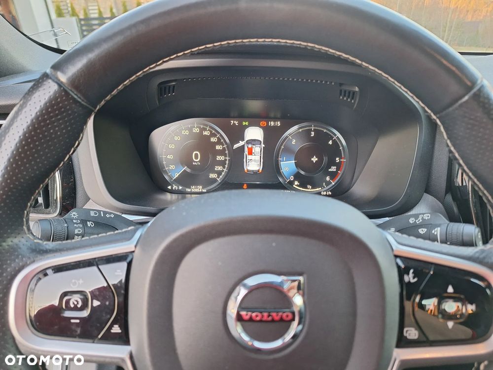 Volvo XC 60 D3 R-Design - 4